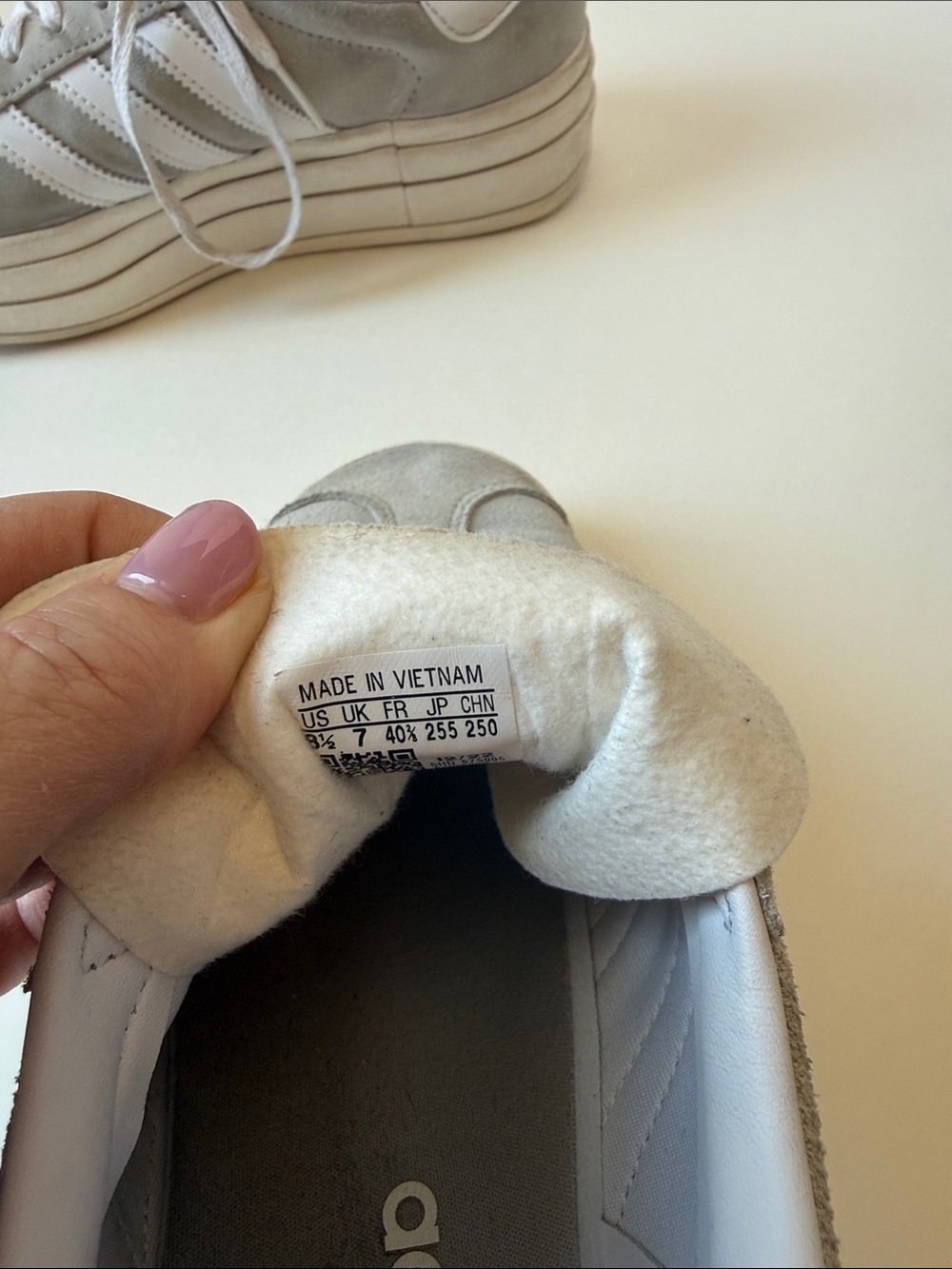 Adidas Gazelle Platform Sneakers Women’s Light Gray Suede White Stripe Shoes - Picture 8 of 11